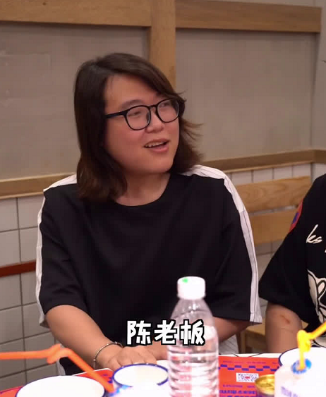 浪胃仙18岁是校草?头发整齐眼神温柔,颜值不输小鲜肉