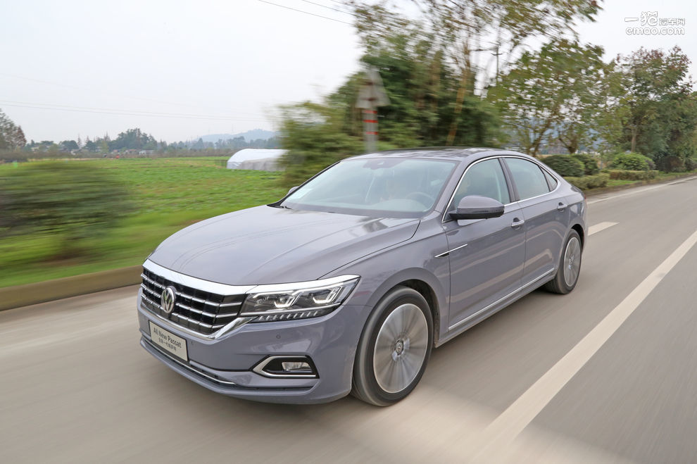 老夫聊发少年狂 试驾新款帕萨特330tsi