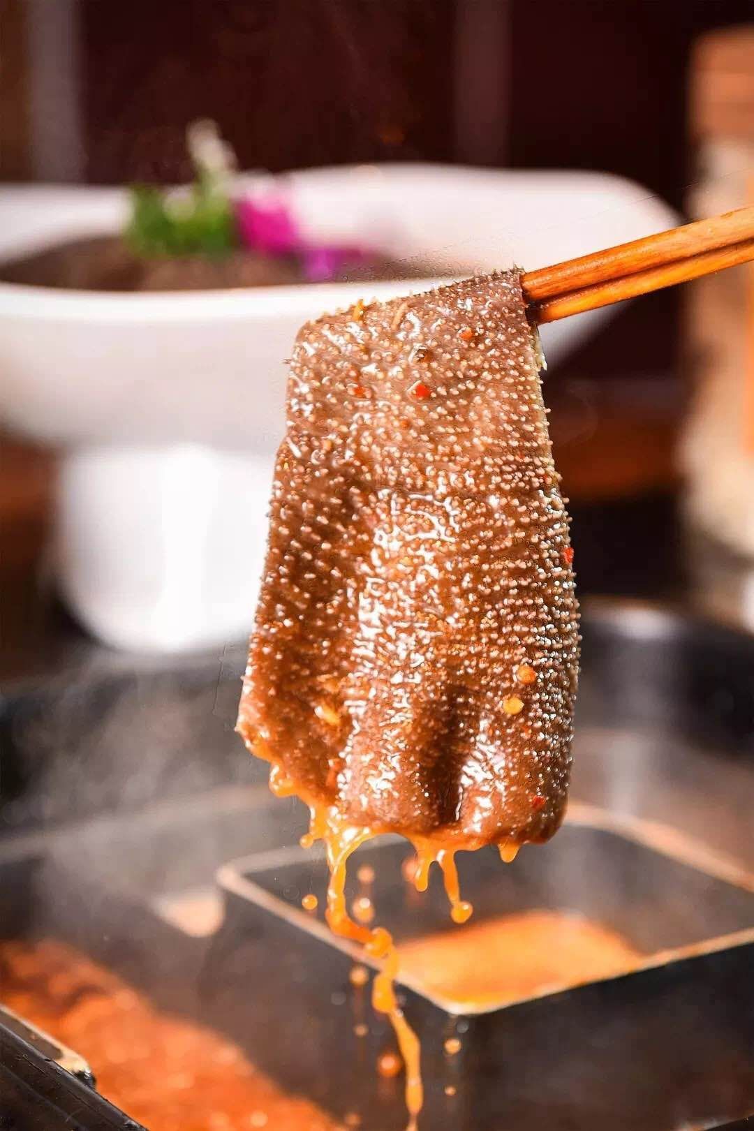 每年10000000 人为毛肚而来!这家"火锅界黑马"终于来魔都了!