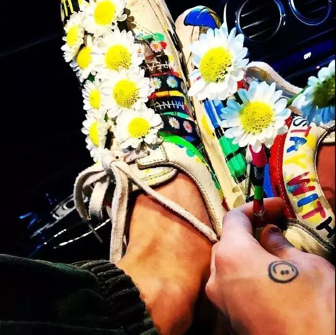 关于权志龙爱的小雏菊你还应该知道更多