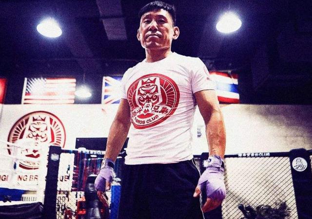 "梁娜,由于有着武术和摔跤功底,加之恩师姜龙云和师兄尚志法的指导