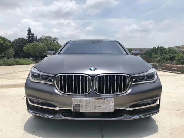 宝马750现今仅28万,鼻孔巨大霸气十足,操控感无敌棒