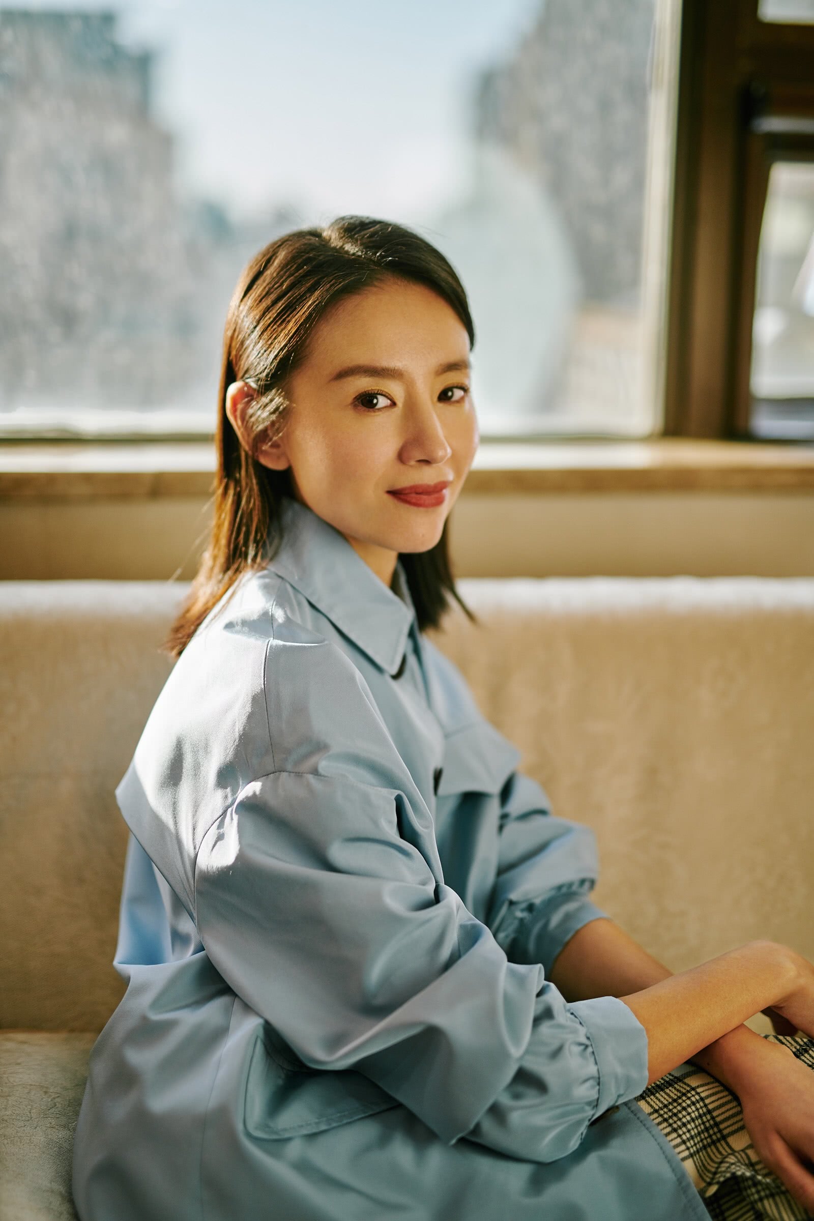 董洁新剧造型美回冷清秋,学生装扮清纯可人,39岁演少女毫无压力