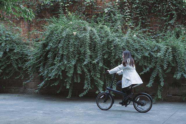 骑记电动助力自行车：带姑娘骑车郊游，车速是关键