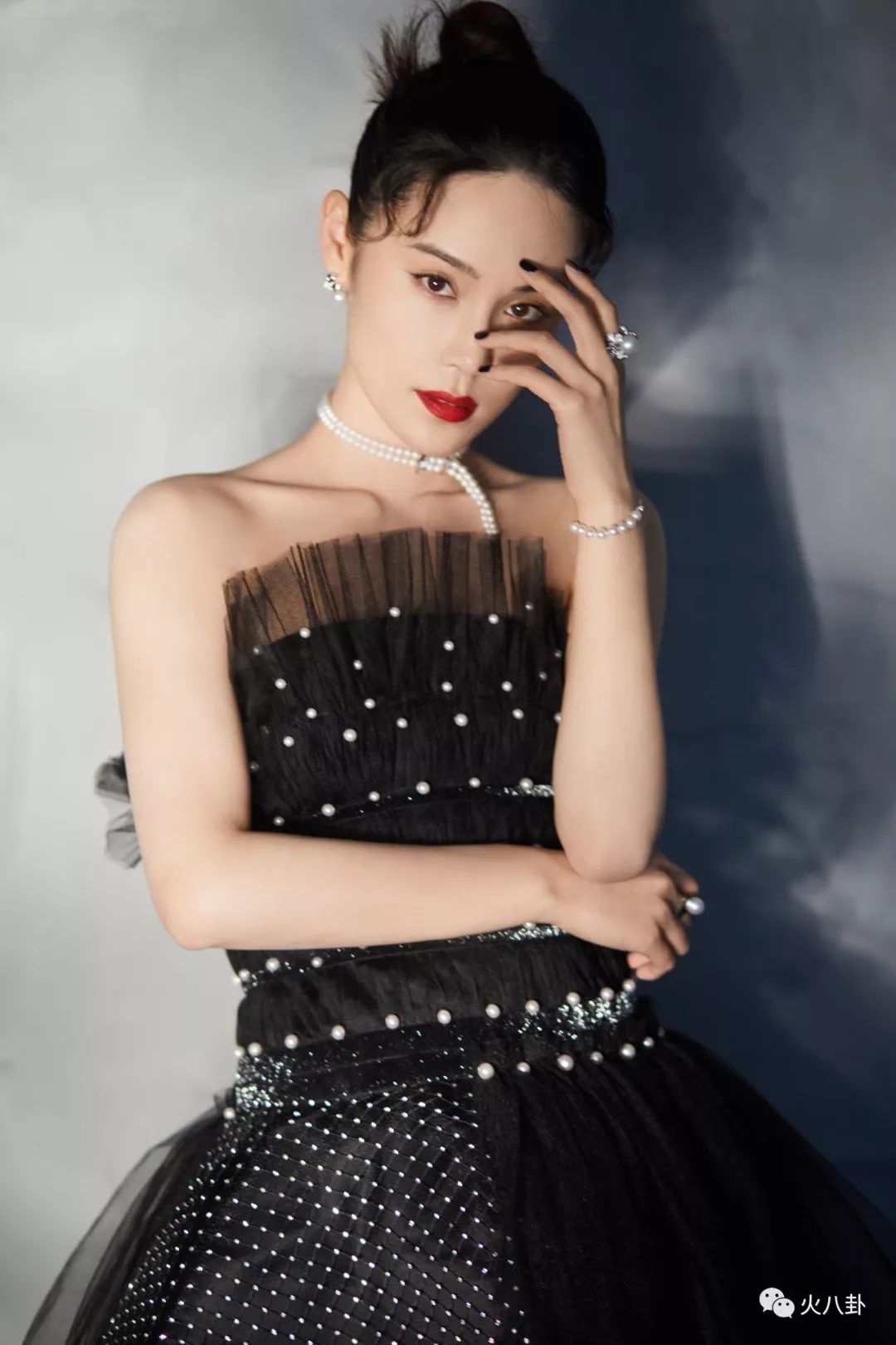 费加罗风尚盛典红毯，韩丹桐暗黑公主蛋糕裙被她穿出绝美冷飒感！