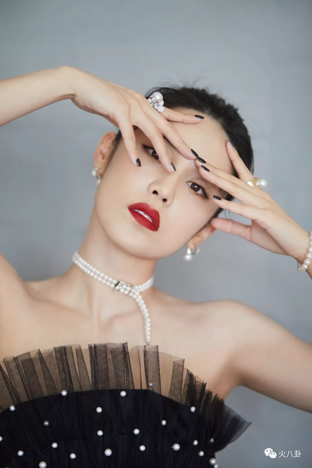 费加罗风尚盛典红毯，韩丹桐暗黑公主蛋糕裙被她穿出绝美冷飒感！