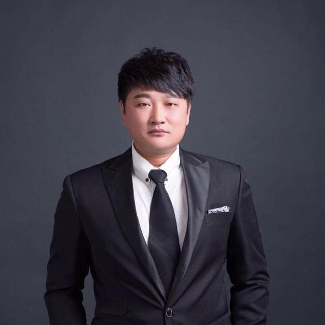 抖音主播麻辣德子冬日送温暖,直播间叮嘱粉丝要好好照顾身体