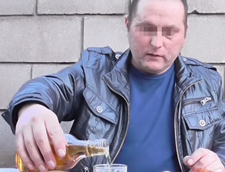 去过俄罗斯的朋友就知道,在那边的大街上随处都可以看到很多醉汉