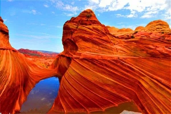 雨岔大峡谷红峰竖向苍天梦碧水横流谷地寒