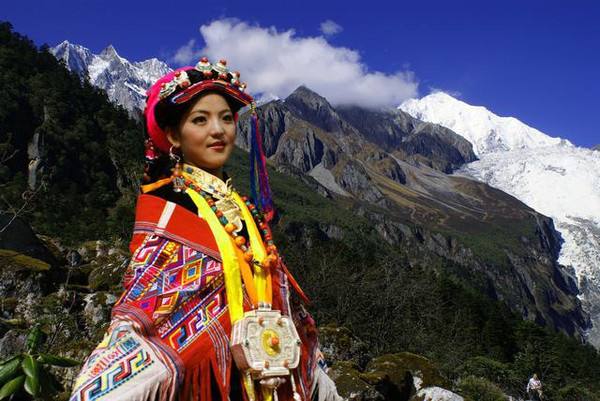 今天,这2个地方还能见到西夏的女人?1个叫美女县;1个叫美人谷