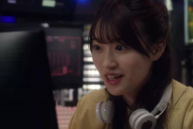 第一集时的女主角除了妆容,另外还想说的一点是,虽然旭川美利花现在是