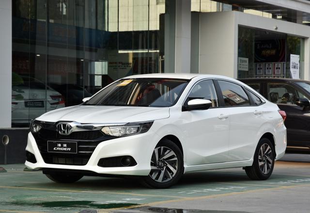 10多万入手省油日系车，凌派、轩逸与卡罗拉选谁最靠谱？