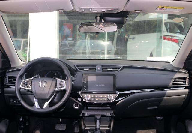 10多万入手省油日系车，凌派、轩逸与卡罗拉选谁最靠谱？