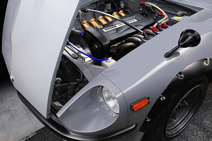 优雅改装灰色日产达特桑240z