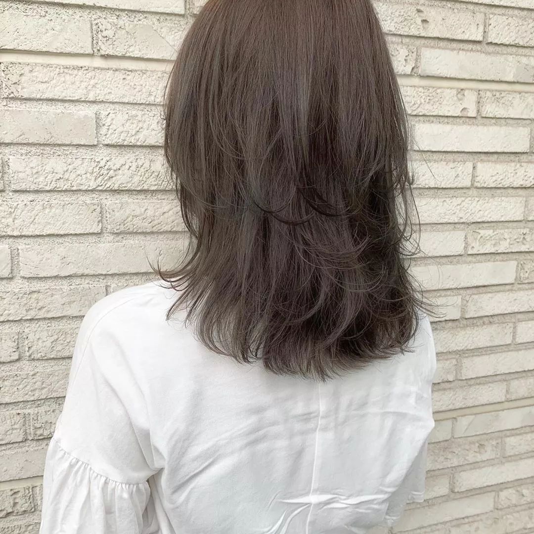 2020年流行高层次的齐肩发|层次|发型|美女_新浪新闻