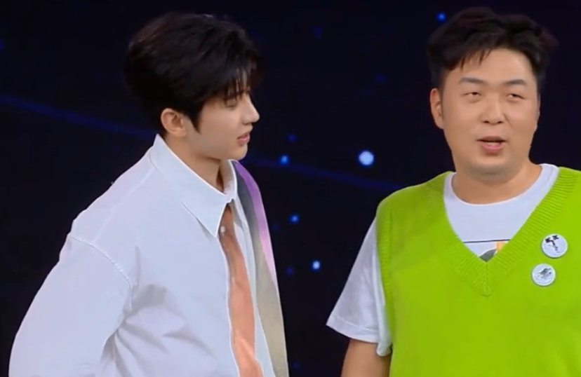 蔡徐坤杜海涛遭"苦瓜汁"惩罚,两人一口闷,简直就是难兄难弟