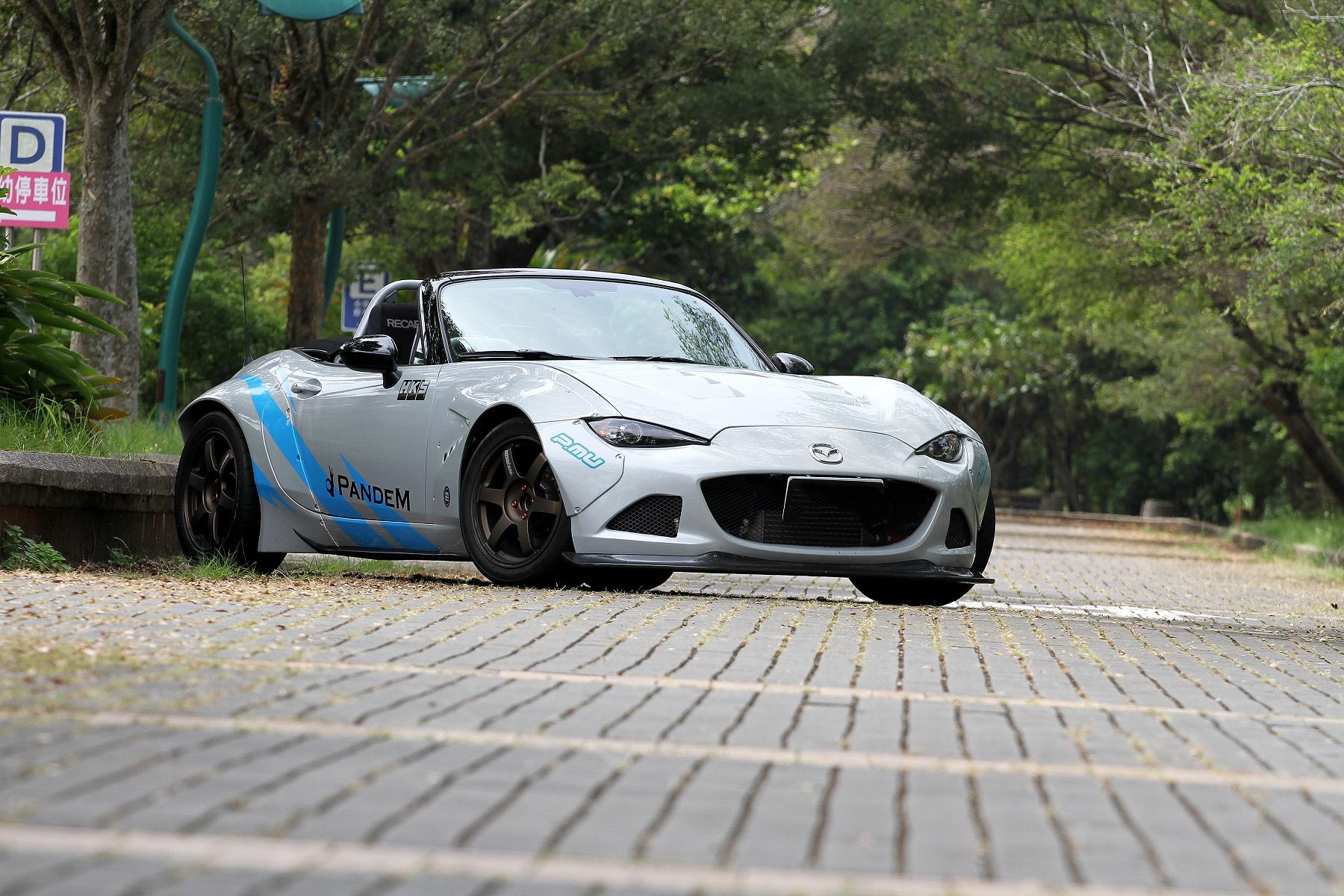 对于这台宽体改装版马自达mx5动力表现进行点评分析