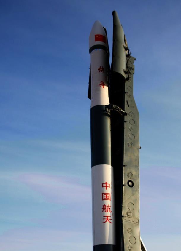 飞龙在天寓意大喜事,中国航天再创新纪录,网友称呼它为大国脊梁|飞龙