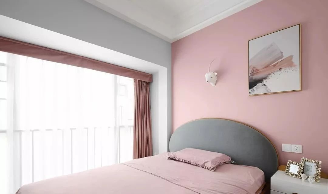 120㎡现代主义风格装修在沙发墙上“开”窗有爱有趣的家