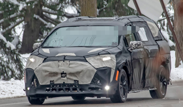 新一代丰田塞纳谍照曝光，或将国产！预计2020年中正式发布