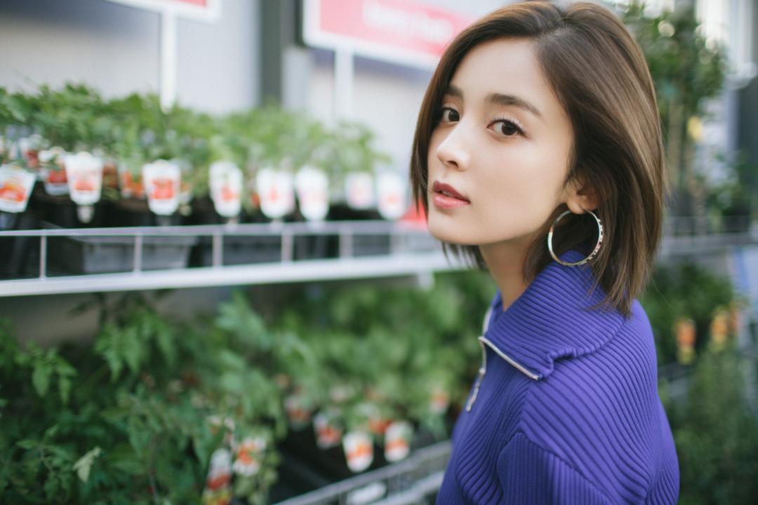 古力娜扎:用颜值气质力压韩星,可这些年除了这张脸还有什么