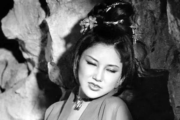 22岁被李小龙看重,69岁得国际影后:60元美容针改变了女神的一生