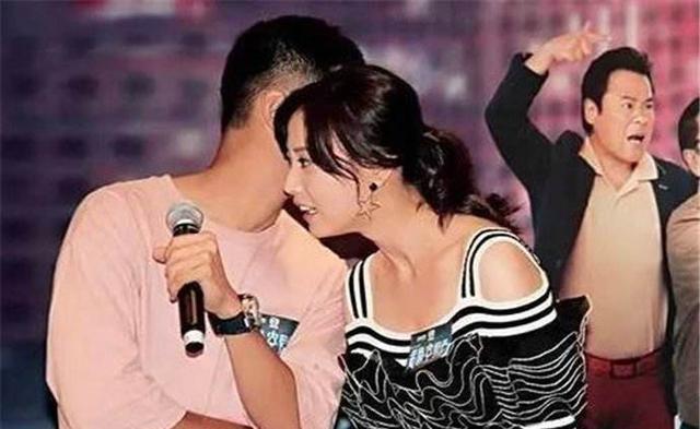 2016年,何广沛因为和朱晨丽拍摄《超时空男臣》而传出绯闻.