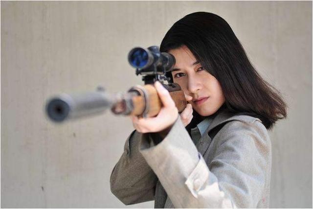 貌美如花,28岁嫁40岁二婚男演员,34岁很美却无戏可拍|黄海冰|新亮剑