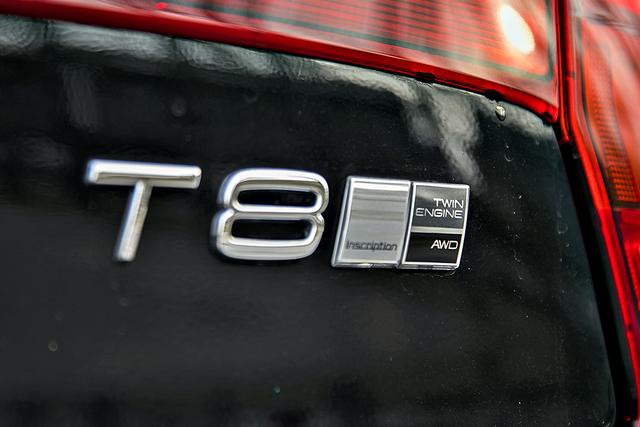 沃尔沃2020款S90T8：插电混动让驾驶更安逸，这个级别很清新产品