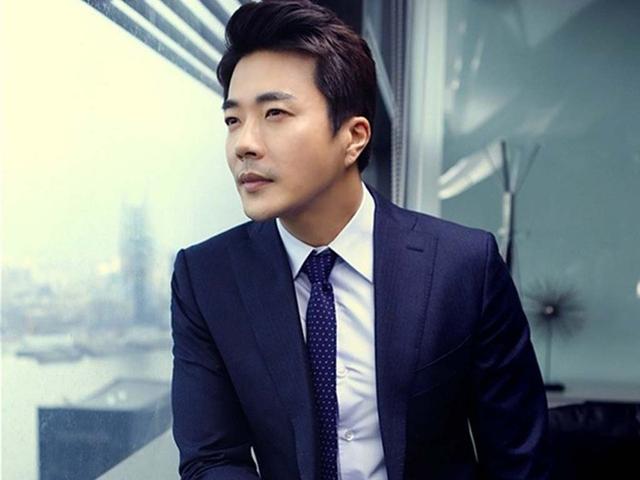 他是《天国的阶梯》男主,未婚先孕娶娇妻,因弃车逃逸被网民痛骂