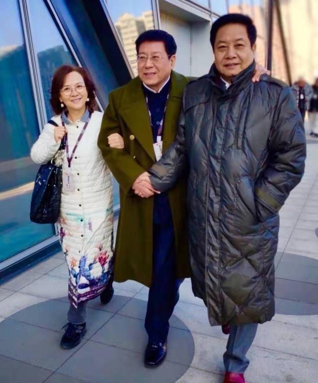 67岁薛宝琴与唐僧合照似富婆35岁演15岁宝琴完全看不出