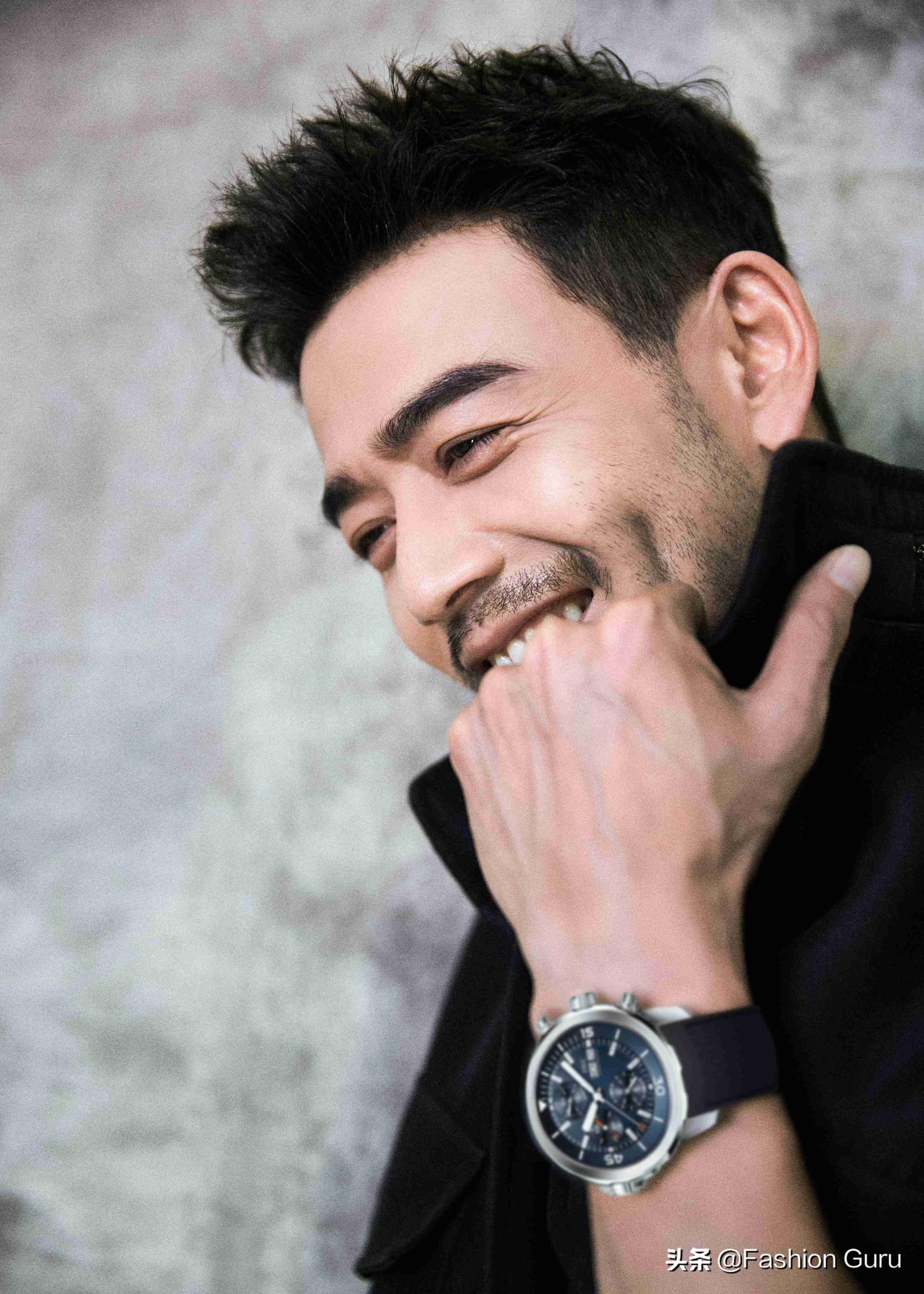 杨烁佩戴iwc万国表尽展"跨界歌王"勇者风范