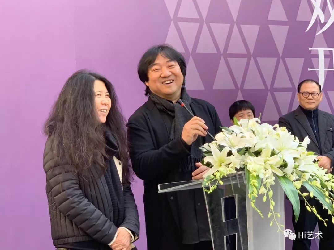 尹秀珍夫妇在美仑美术馆开幕现场"艺术长沙"平行展,宋冬作为策展人