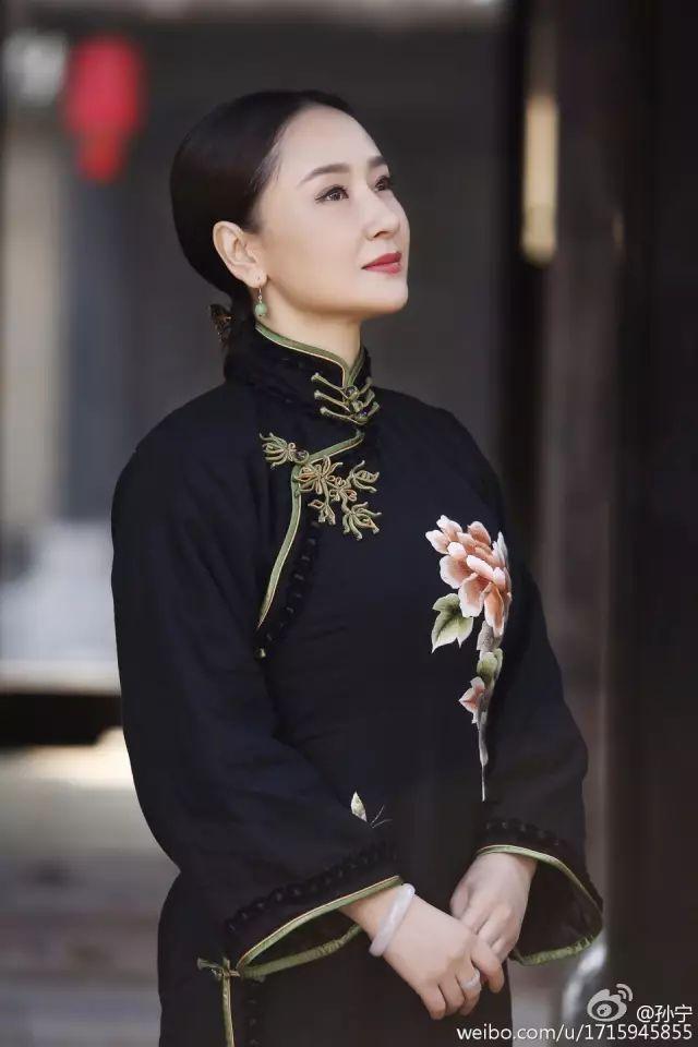 被喻为国民少奶奶,车祸险丧命,离婚后恋上欢乐颂里的渣男