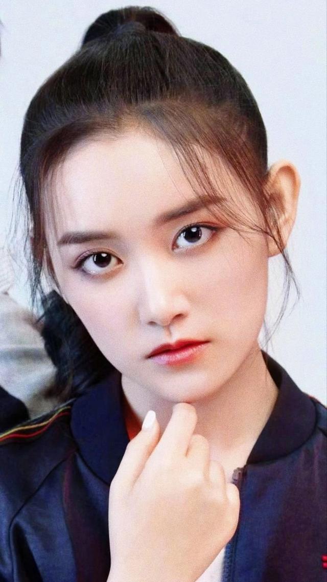 比同样是童星出道的关晓彤要美|00后|蒋依依|关晓彤_新浪网