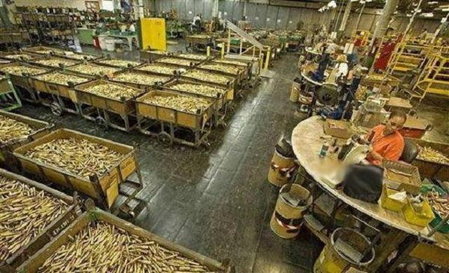 这才是美国最大弹药厂,每年生产16亿发子弹,2万名工人日夜不停|弹药|子弹|美军_新浪新闻
