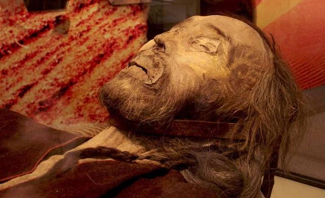 一具古尸官员被发现穿清朝的服装留明朝的发型专家猜测都错了