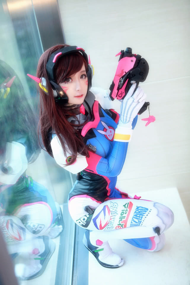 cos守望先锋d.va:小姐姐很可爱,这个d.va战力很差吧