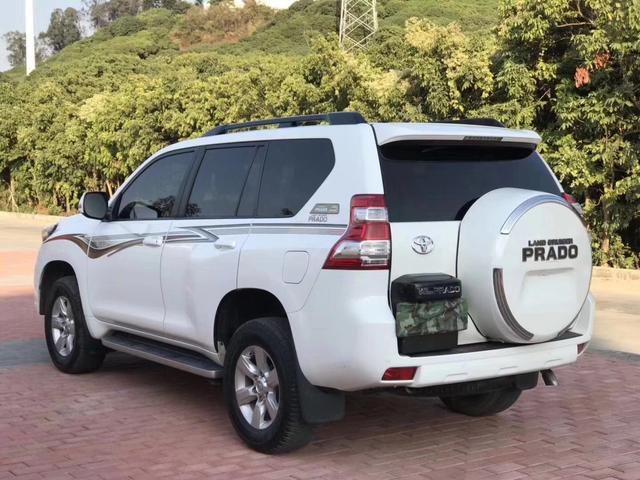 实拍这辆霸道4000vxl仅售26万,跋山涉水,如履平地,越野神器