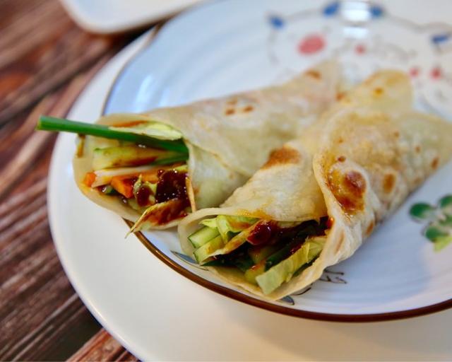 薄饼卷蔬菜(烙春饼)