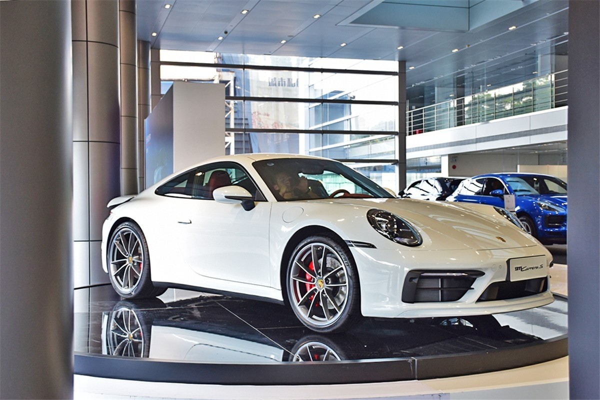 全新保时捷911 carrera s到店实拍:致敬经典全面提升