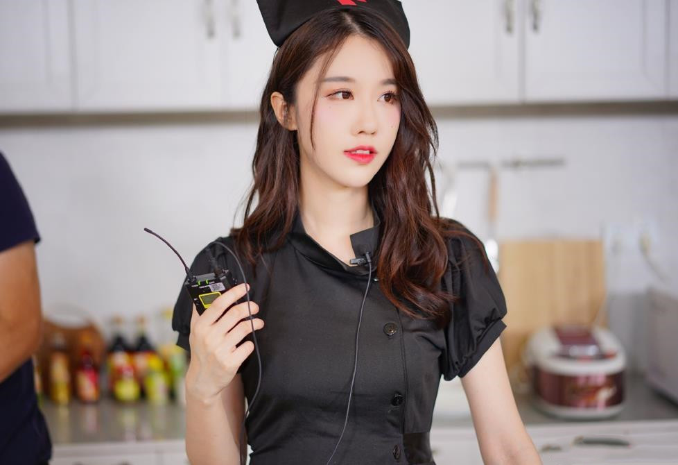 轩子巨2兔cos阿狸妲己举止声调很还原装尾巴的方式尴尬了