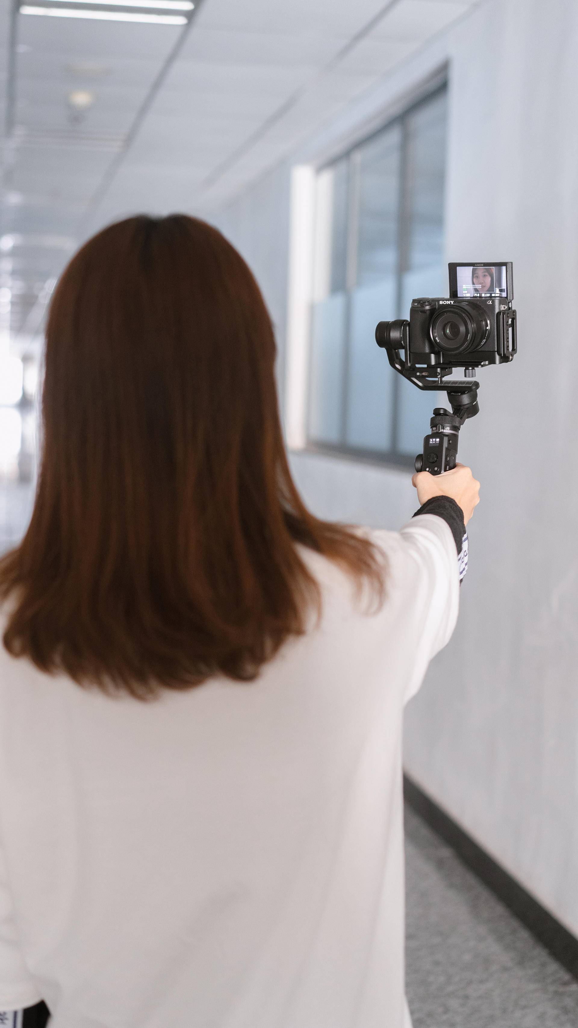 vlog自拍神器,飞宇g6 max相机稳定器好不好,上手测评