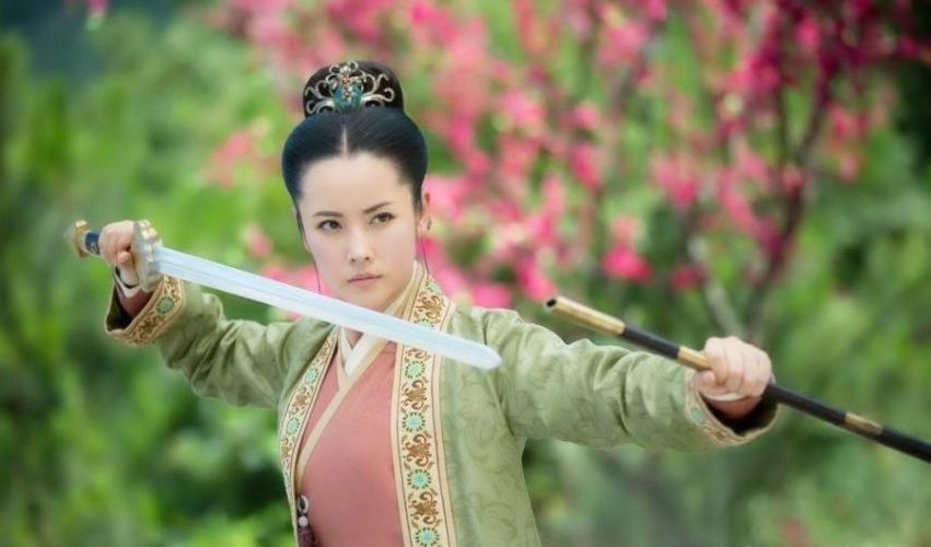 殷素素宁中则以自杀结局,金庸有何深意?《三国演义》或许有答案