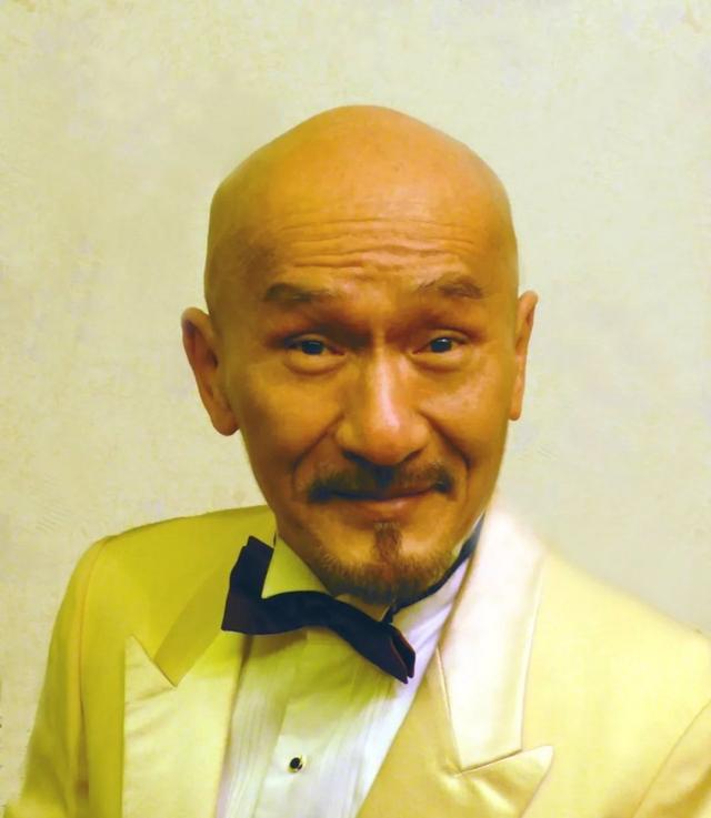 还记得光头神探吗?75岁麦嘉现身商演活动,外貌年轻基本没变