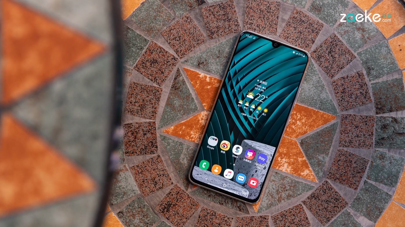 三星galaxy a90 5g玩了手"减法",换来了更亲民的印象__财经头条