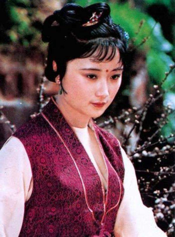 5岁被拐,12岁被卖,香菱的爱情给了冯渊还是薛蟠?真的很讽刺