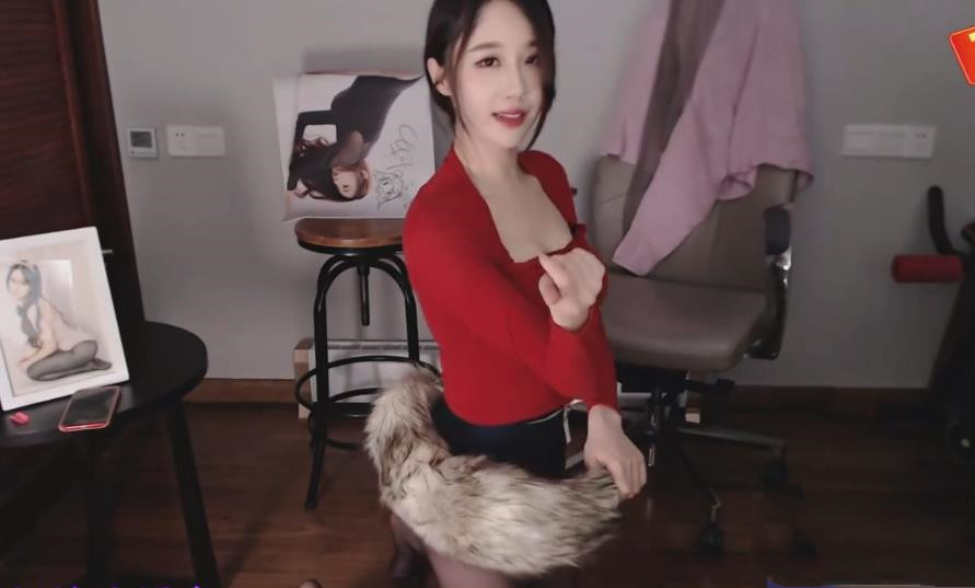 轩子巨2兔cos阿狸妲己举止声调很还原装尾巴的方式尴尬了