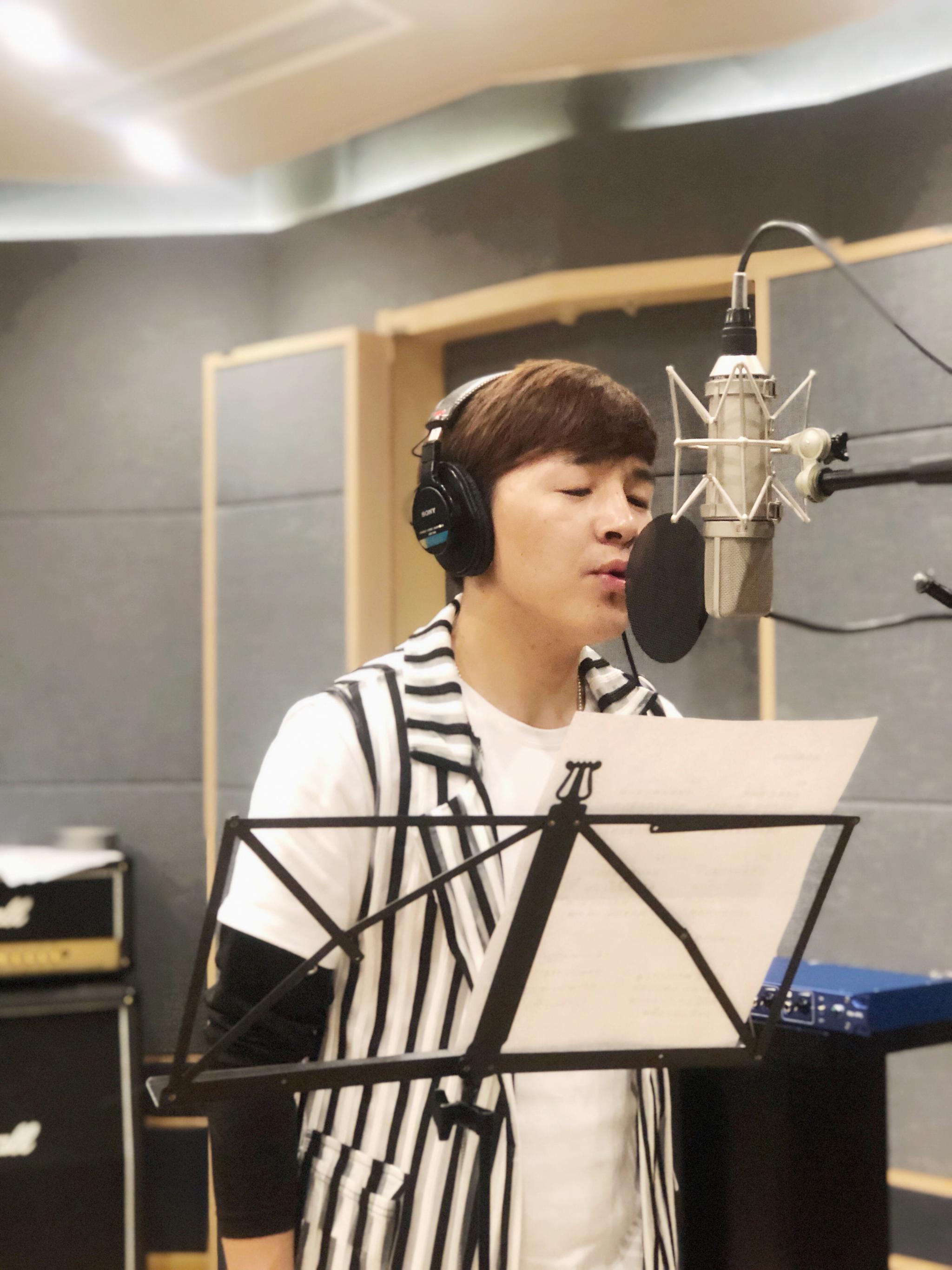 旦增尼玛献唱纪录片《大湖·青海》主题曲 用歌声寻访故乡