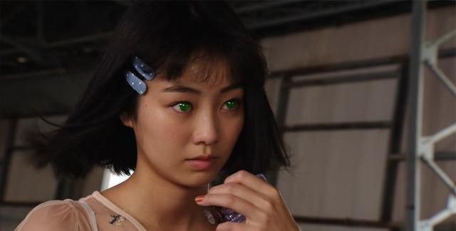 最后来看看假面骑士创骑(假面骑士build),他的女主石动美空曾被e总